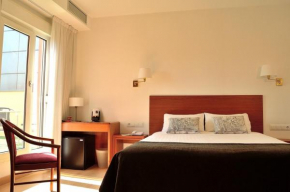 Гостиница Hotel Ultonia  Жирона